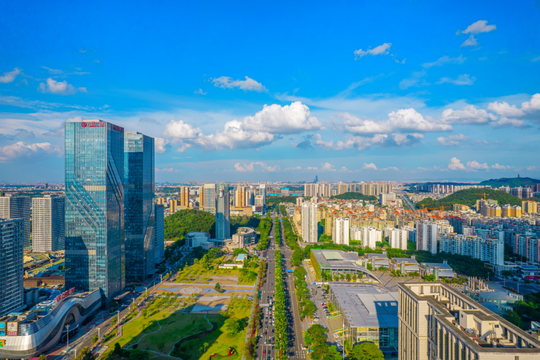 陈杰看望老同志并座谈交流