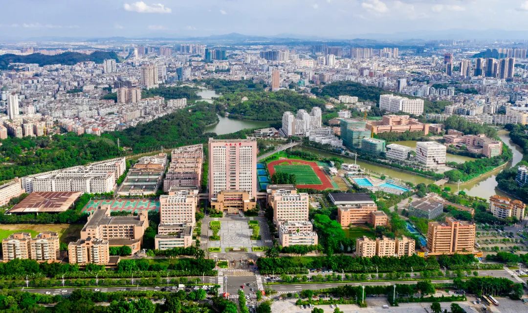 五邑大学。江门日报记者 周华东摄(1955772)-20220916110315.jpg